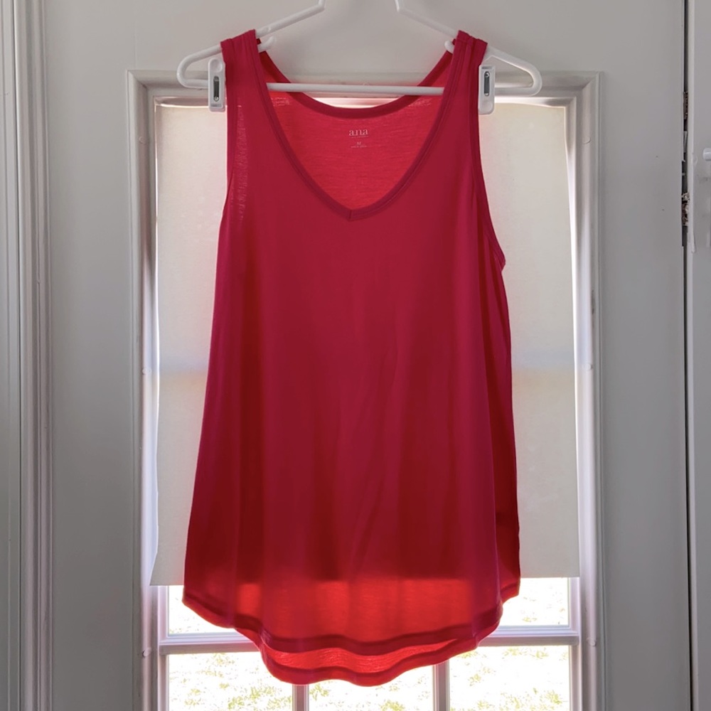 🌷🌼2/$15 A.N.A Pink V Neck Tank Top size M🌷🌼